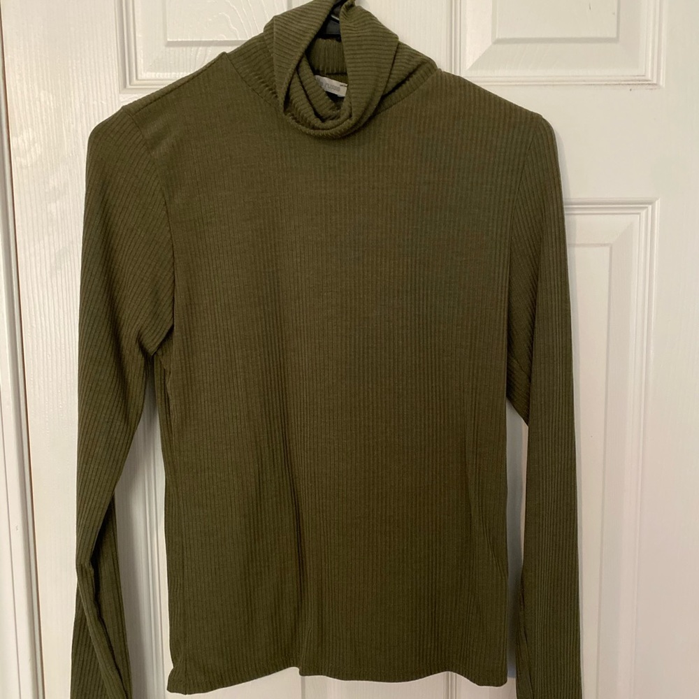 Olive ribbed turtle neck top